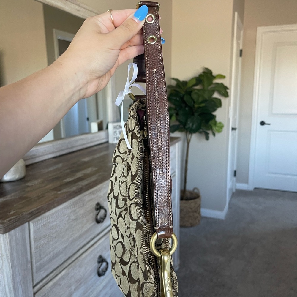 COACH Y2K Signature Brown Hamptons Shoulder Bag - Picture 17 of 17
